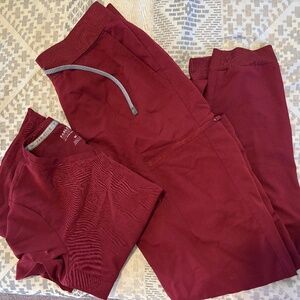 Women’s Fabletics Scrub Set
